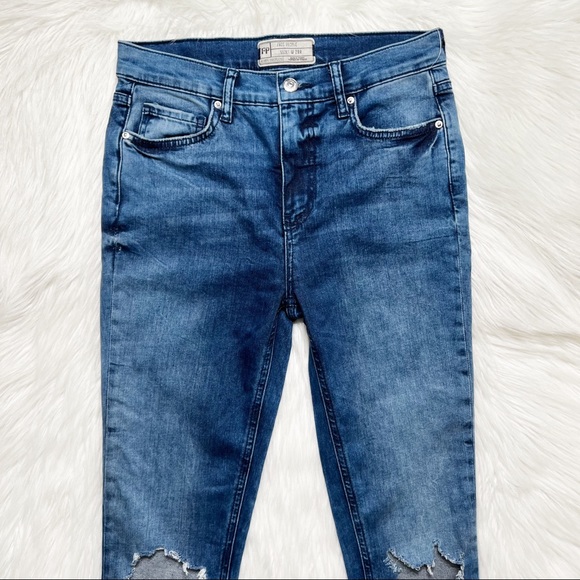 SOLD-Free People Busted Knee Blue Indigo Wash Skinny Mid Rise Ankle Jeans - Picture 3 of 11